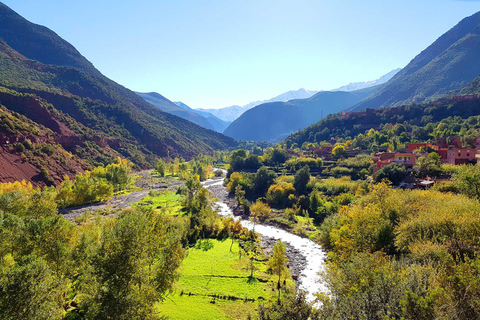 Gita di un giorno sulle montagne dell&#039;Atlante e sulle tre valli con giro in cammelloMarrakech: visita i villaggi berberi e le cascate di Imlil