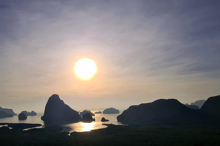 Khao Lak: Phang-Nga Bay Sunrise Trip by VIP Longtail boat