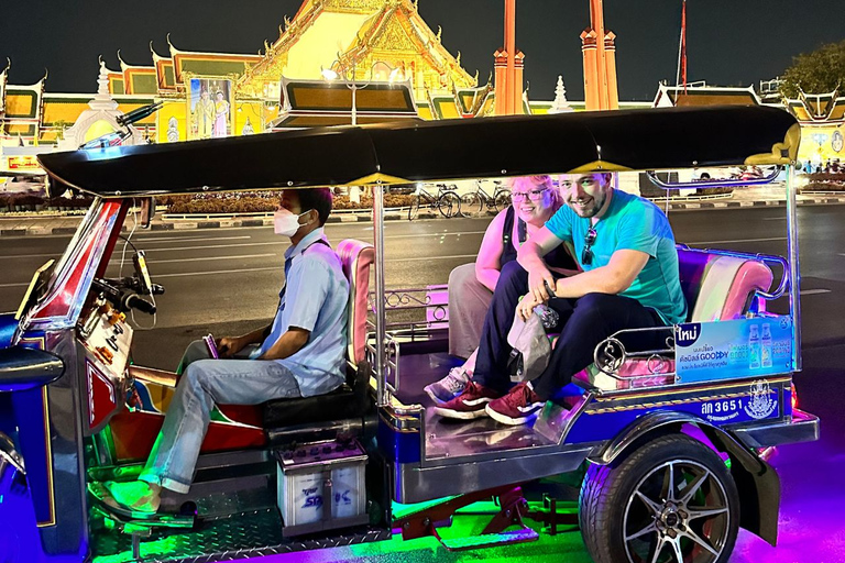 Bangkok : Visite nocturne en Tuk Tuk avec dégustation de nourriture dans la vieille ville