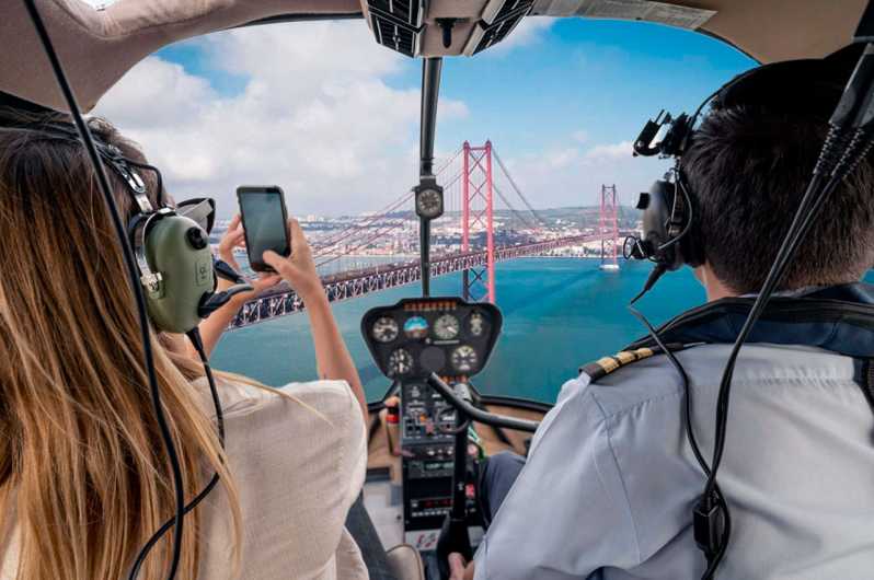 Lisboa: Passeio de Helicóptero, Passeio de Barco e Passeio a Pé pela Cidade Velha