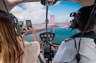 Lissabon: Hubschrauberflug, Bootsfahrt und Rundgang durch die Altstadt