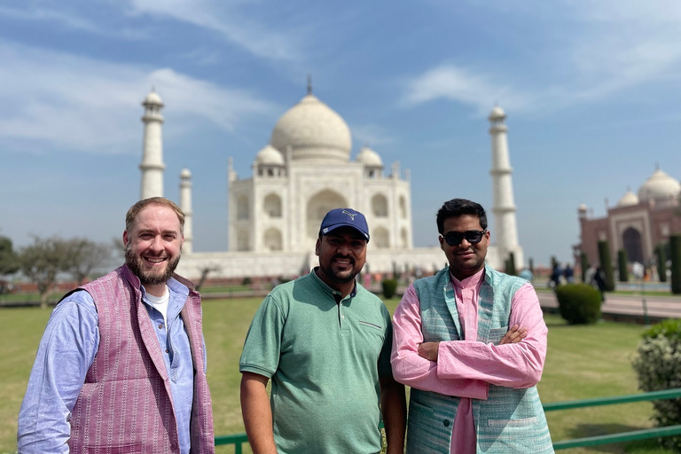 Desde Delhi: Amanecer en el Taj Mahal y Vuelta a Delhi