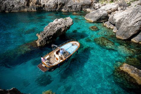 Capri: crociera privata personalizzabile di mezza giornata con snorkeling