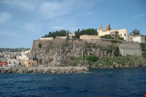 Milazzo : excursion d'une journée aux îles Lipari, Panarea et Stromboli