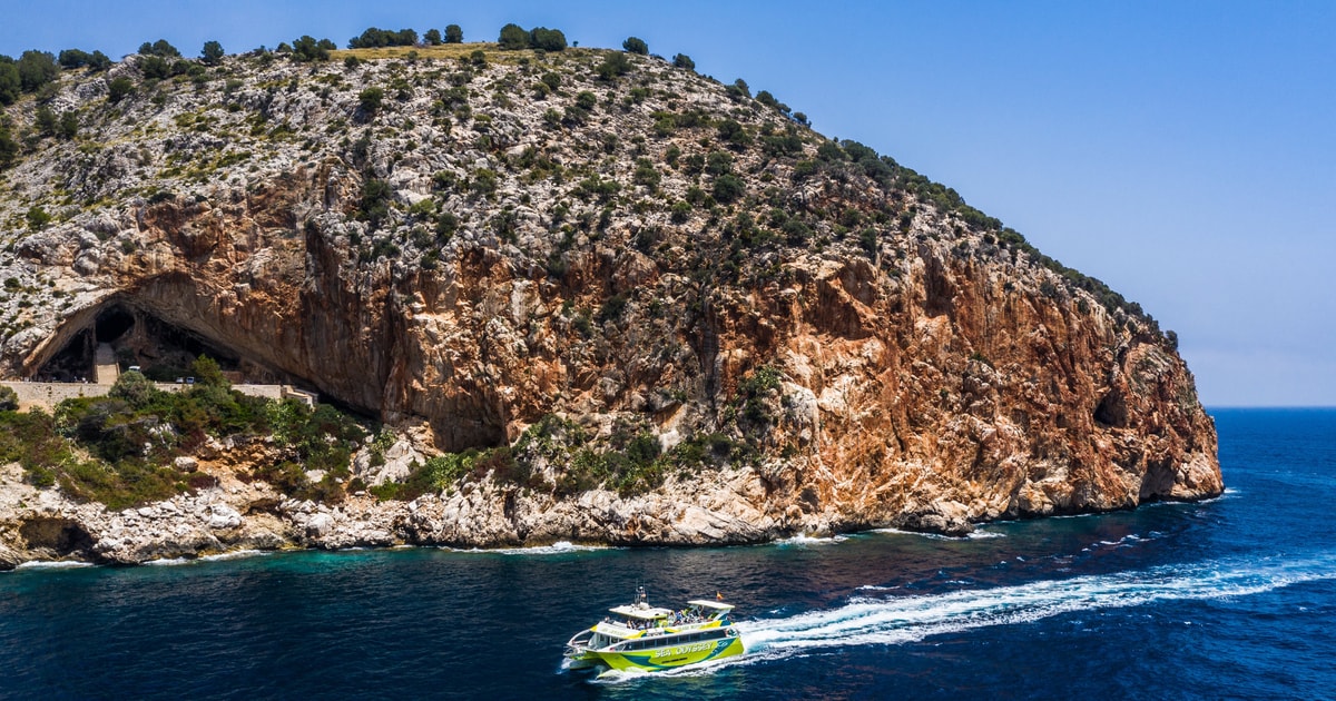 Von Cala Bona: Fahrt mit dem Glasbodenboot entlang der Ostküste  GetYourGuide