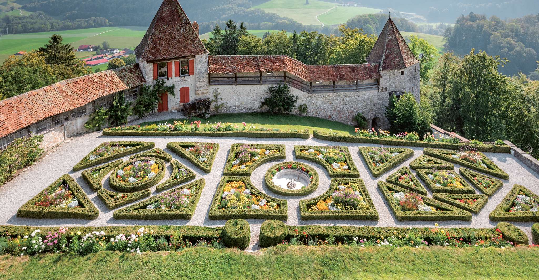 De Montreux, ville de Gruyères, visite privée Fromage et chocolat - Hizvo