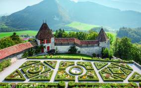 From Montreux: Gruyères city, Cheese&Chocolate Day Tour