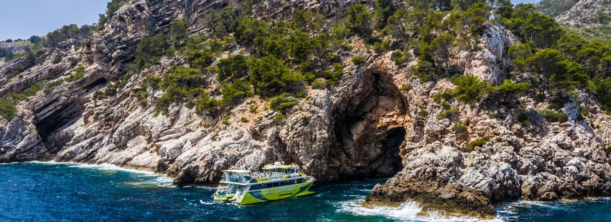 Depuis Cala Ratjada : Excursion en bateau à fond de verre sur la côte est