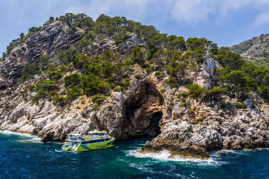 Von Cala Ratjada aus: Glasbodenbootfahrt an der Ostküste. Foto: GetYourGuide