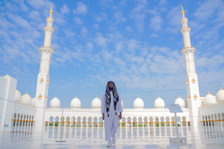 Van Dubai: Abu Dhabi Tour Koninklijk Paleis & Etihad TowersGroepstour in het Duits