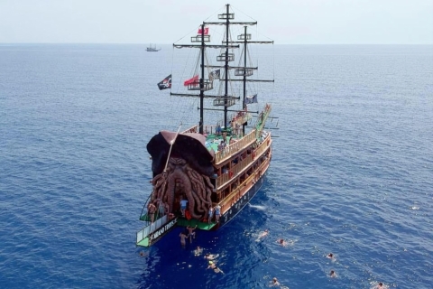 Alanya: Piratenfahrt mit Sonnenuntergang Option & Unbegrenzte GetränkeTagestour mit Treffen (keine Abholung) und unbegrenzten Softdrinks