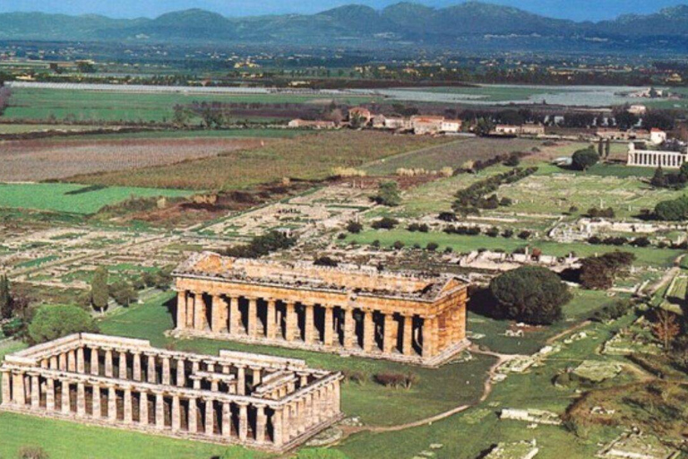 Paestum: treno da Napoli e biglietto di ingresso prioritarioPaestum: treno da Napoli e biglietto salta fila