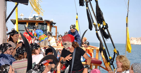 Alanya: Luxuriöses Piratenschiff mit Mittagessen & unbegrenzten Getränken