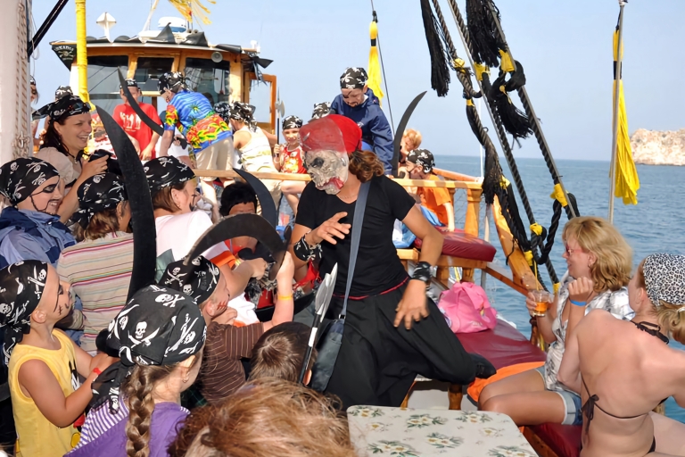 Alanya : excursion en bateau pirate avec option coucher de soleil et boissons illimitéesExcursion d'une journée avec prise en charge et dépôt et boissons non alcoolisées illimitées