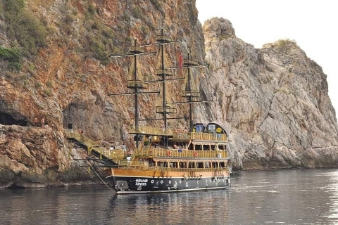 Alanya : excursion en bateau pirate avec option coucher de soleil et boissons illimitéesExcursion d'une journée avec prise en charge et dépôt et boissons non alcoolisées illimitées