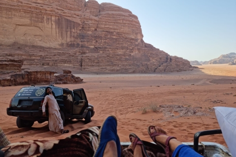 demi-journée de Jeep dans le désert de Wadi rum avec coucher de soleil