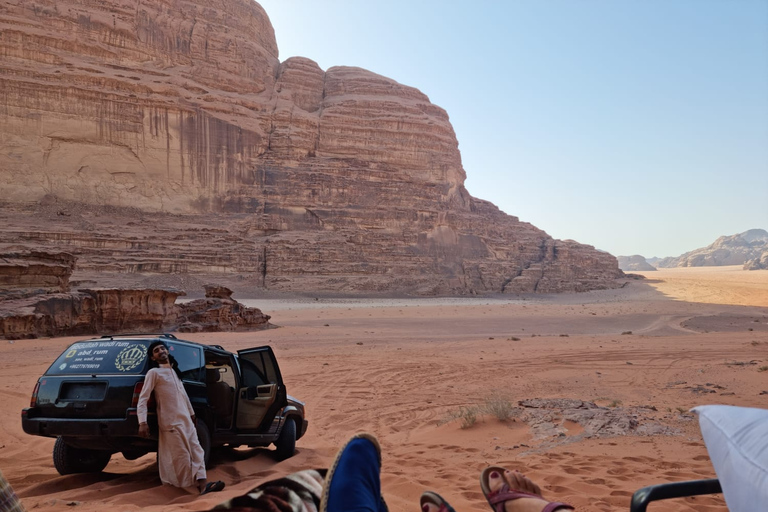 demi-journée de Jeep dans le désert de Wadi rum avec coucher de soleil