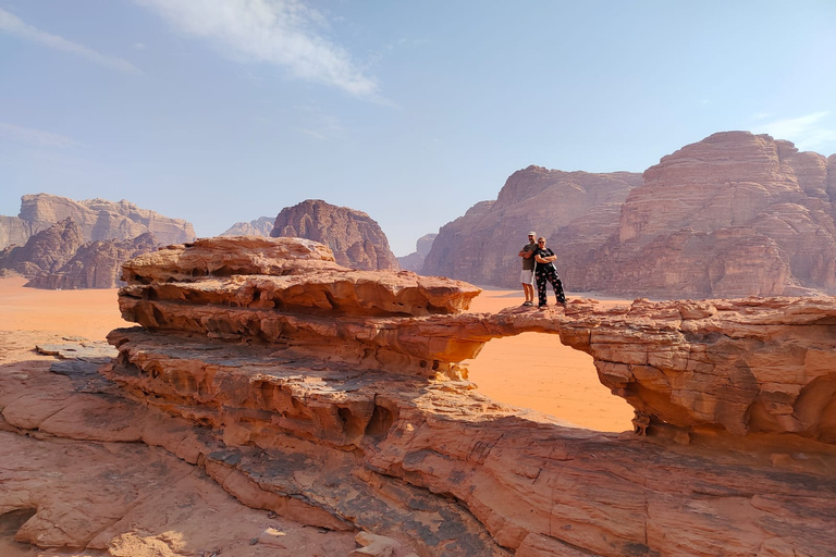 demi-journée de Jeep dans le désert de Wadi rum avec coucher de soleil