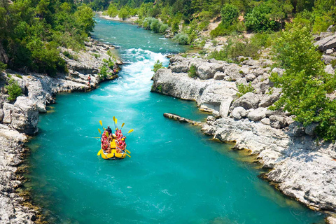 Antalya: Rafting nel canyon di Köprülü con pranzo e trasferimentoAntalya: Rafting sul fiume con pranzo al punto di incontro