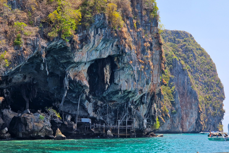 Depuis Phuket : Excursion d'une journée à Phi Phi avec visite privée à bord d'une longue queueDepuis Phuket : Excursion d'une journée à Phi Phi avec un tour privé en longue queue