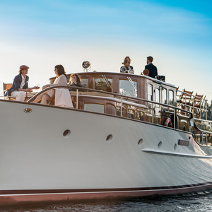 Berlin: Flagship Boat Sightseeing on Electric Motor Yacht