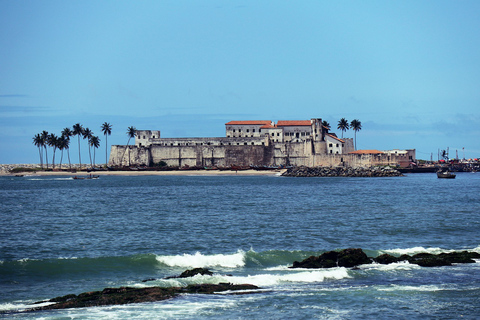 Cape Coast History and Adventure Day Trip z lunchem.