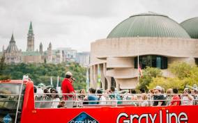 Ottawa: Hop-On Hop-Off Guided City Tour Pass