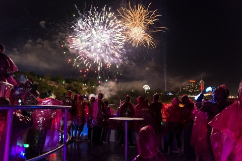 Visite à pied de la nuit du Niagara avec croisière feux d&#039;artifice + dîner