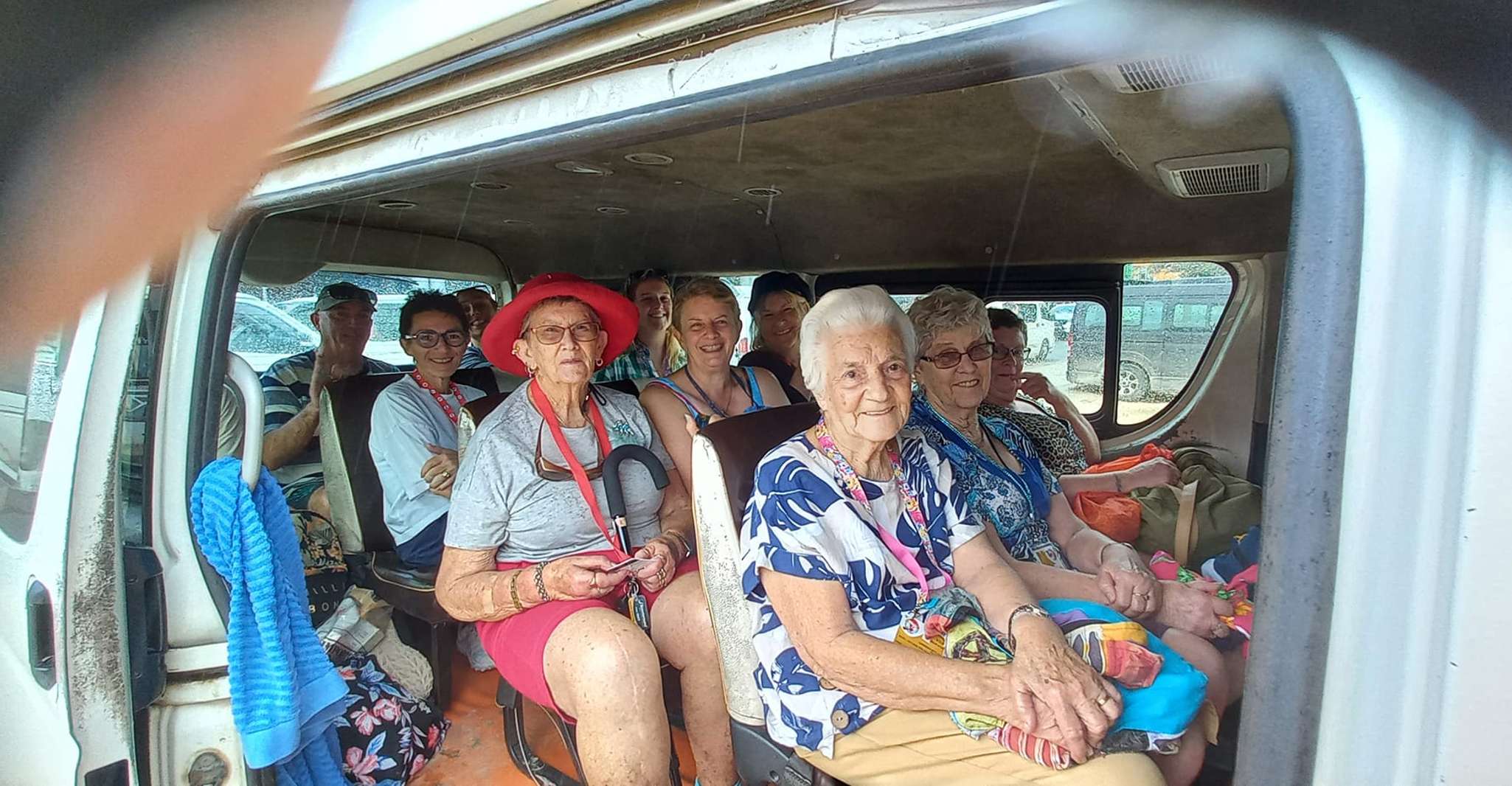Port Vila Autonoleggio furgone giornata intera + autista - Hizvo