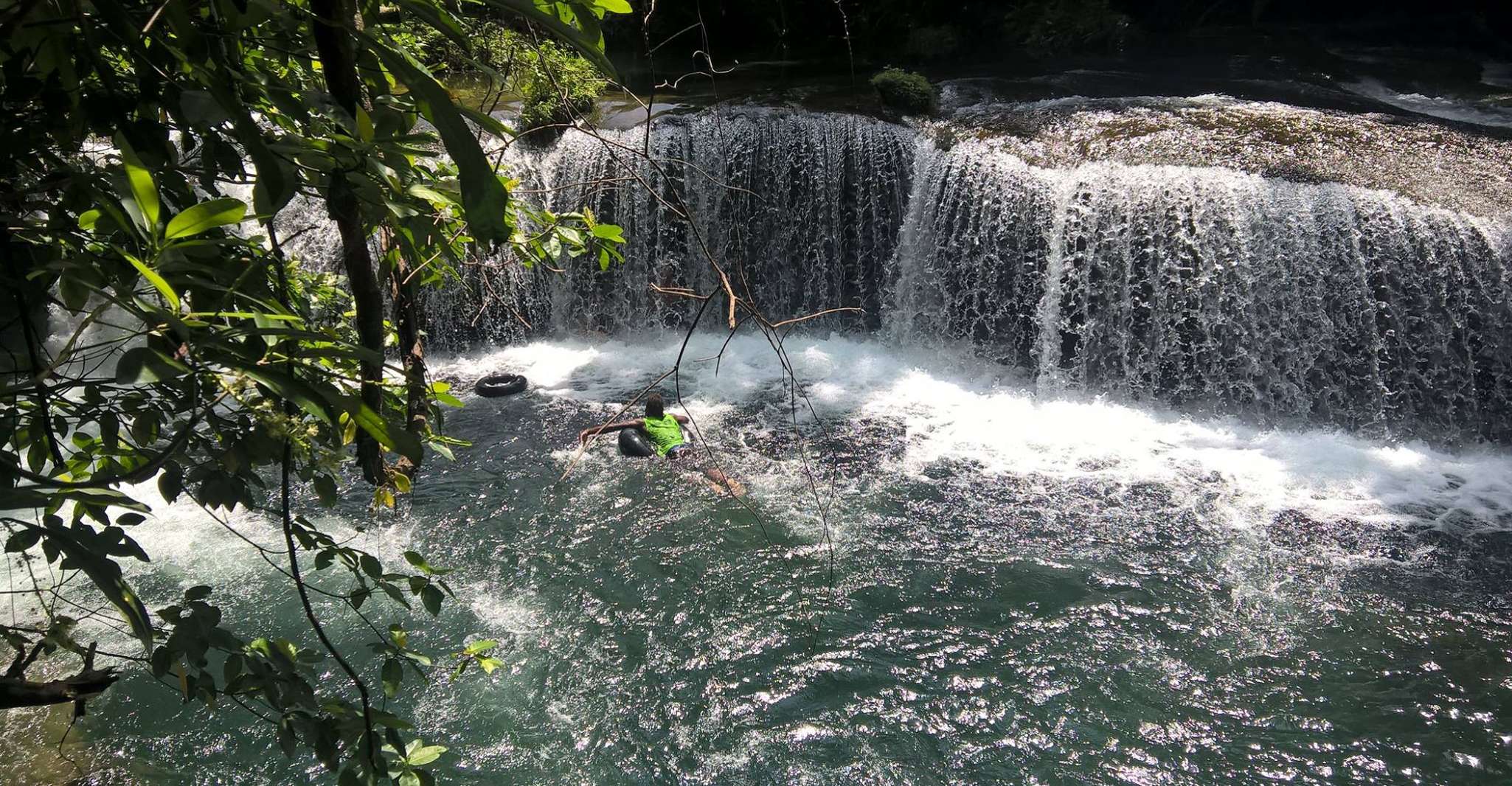 Port Vila Autonoleggio furgone giornata intera + autista - Hizvo