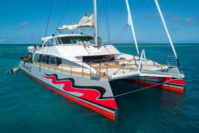 Cairns: Great Barrier Reef Cruise per premium catamaranPremium catamarantocht naar Great Barrier Reef met scubaduik