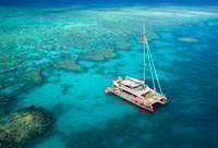 Aus Cairns, Great Barrier Reef Cruise von Premium Catamaran - Housity