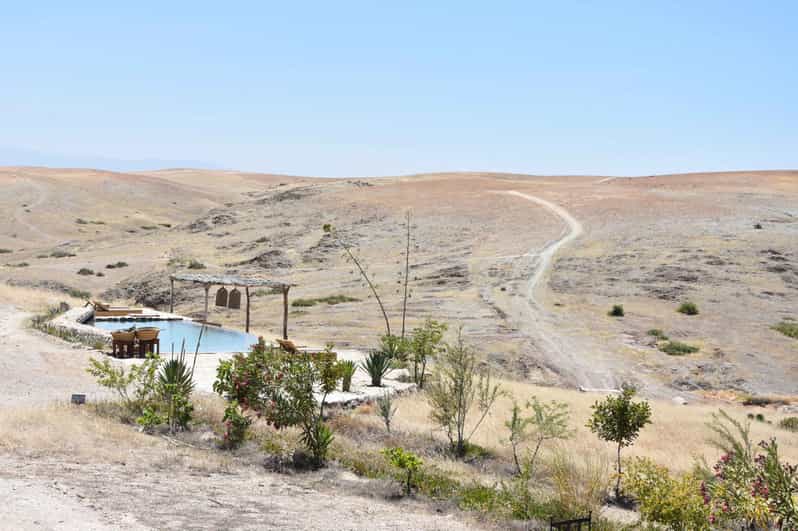 Marrakech : Excursion privée d'une journée dans le désert d'Agafay et les montagnes de l'Atlas - dromadaire