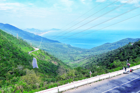 Hoi An - Hue mit dem Privatwagen über den Hai Van Pass, Goldene Brücke