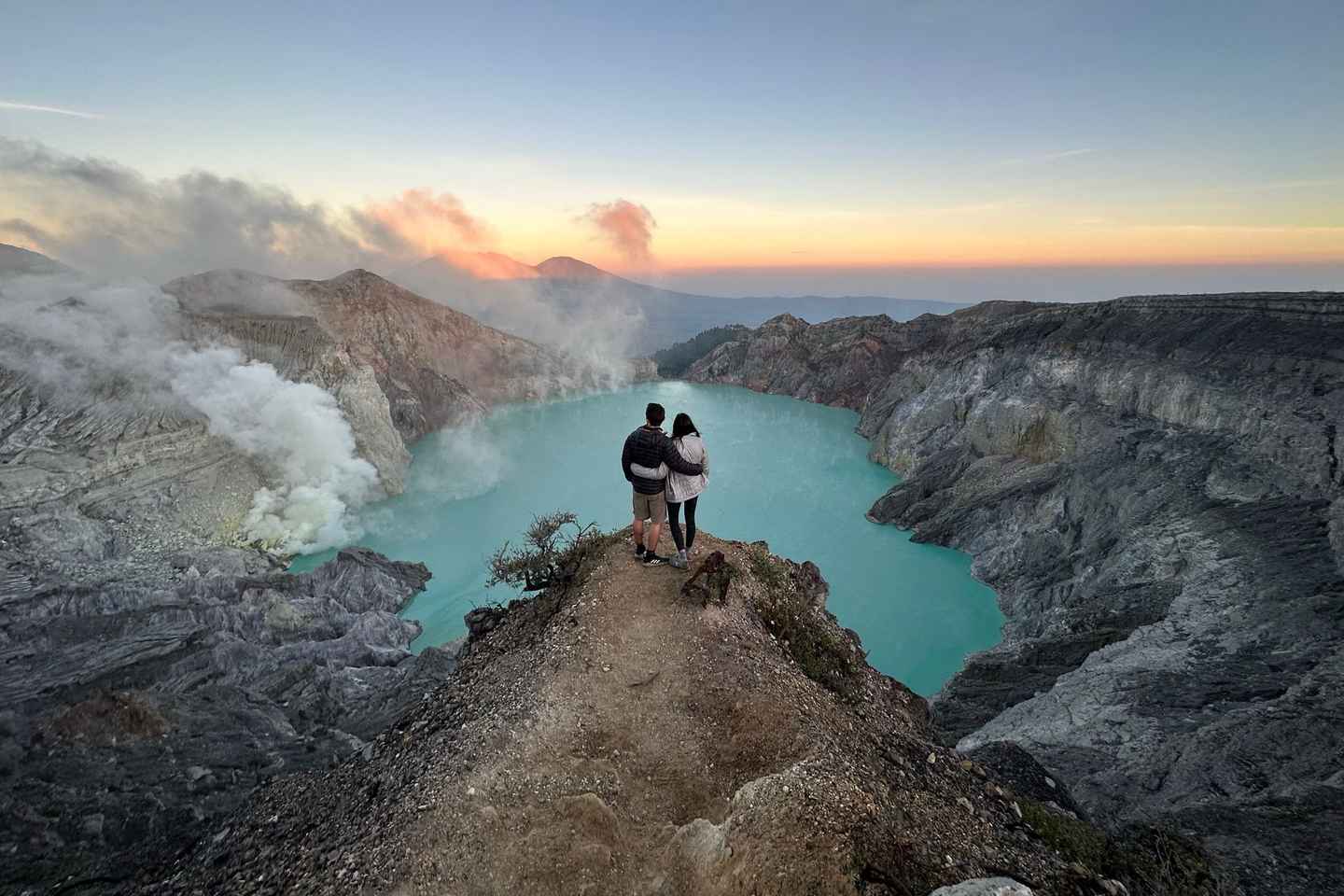 mount ijen volcanic crater