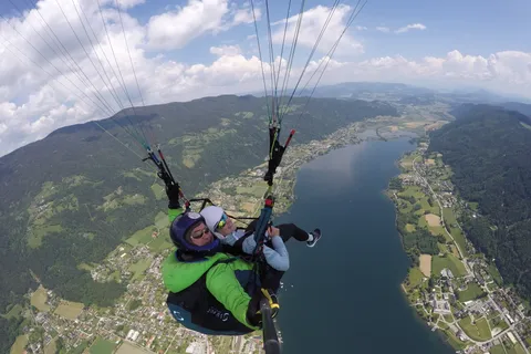 Kärnten/Ossiachersee: Paragleiten "Thermikflug"
