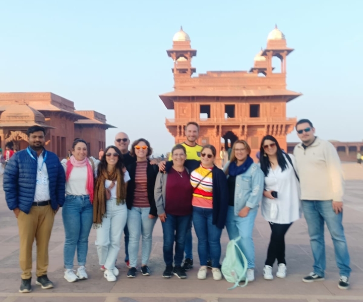 Von Delhi: Taj Mahal, Agra Fort, Fatehpur Sikri Tour mit dem Auto