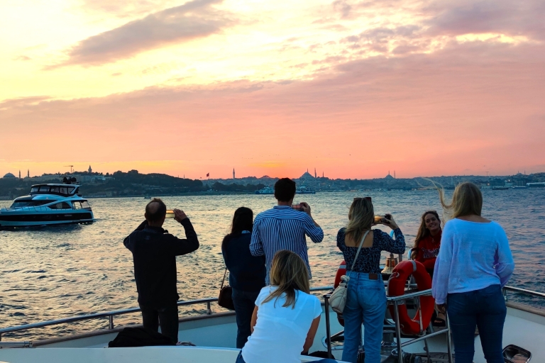 Alles in einem: Istanbul Altstadttour und Bosporus-KreuzfahrtIstanbul: Geführte Altstadttour und Bosporus-Sonnenuntergangs-Kreuzfahrt