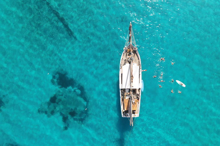 Segeltörn mit dem Holzboot von Ibiza nach Formentera