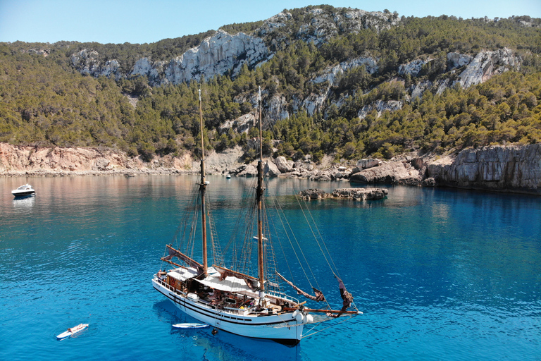 Excursion en bateau à voile en bois d&#039;Ibiza à Formentera