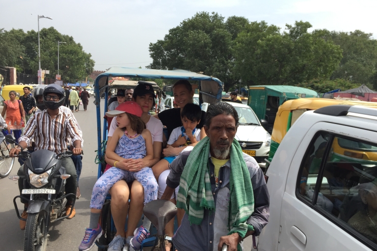 Delhi: Tour Privado de Compras en Coche con GuíaDelhi: Tour privado guiado de compras con traslados