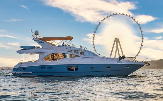 Dubai Hafenrundfahrt 64-Fuß Majesty Yacht Private Cruise