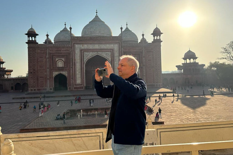 Z Delhi: Prywatna jednodniowa wycieczka do Taj Mahal i Agry - all-inclusivePakiet All Inclusive z lunchem