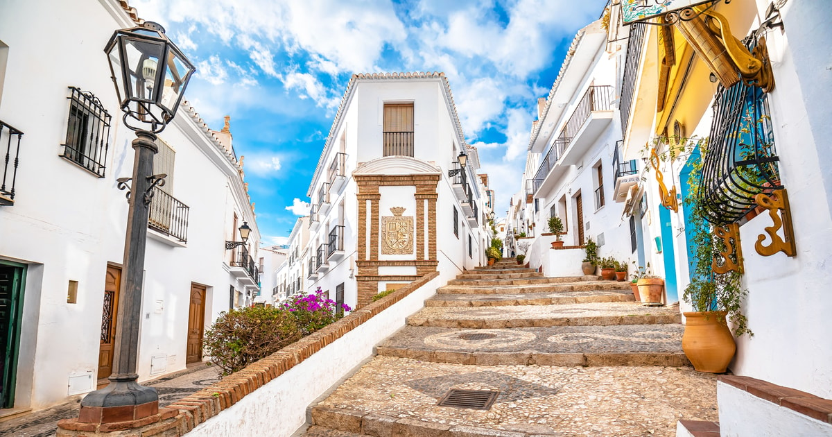 De Málaga /Costa del Sol : Voyage à Nerja et Frigiliana | GetYourGuide