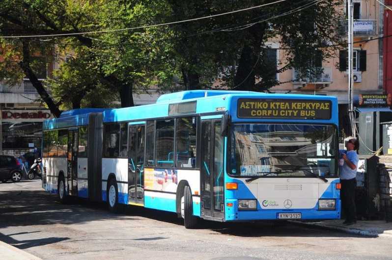 Korfu: Bustransfer zum/vom Flughafen Korfu