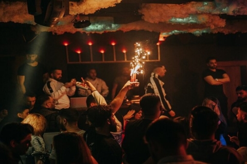 Expérience de la vie nocturne en Cappadoce : Tournée des bars et des pubsAventure nocturne en Cappadoce : Tournée des bars et des clubs