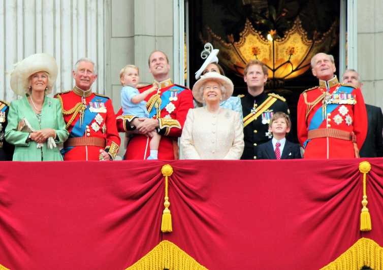London: Queen Elizabeth Guided Walking Tour
