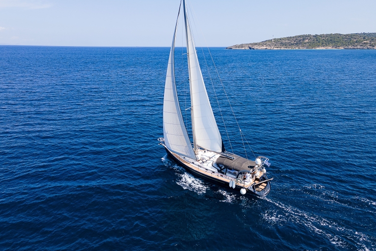 Athens Riviera: Private Luxury Sailing Cruise with Lunch