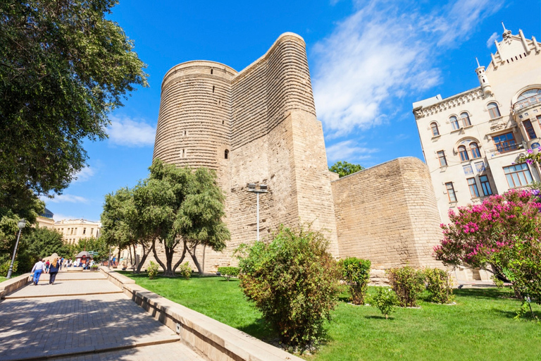 Stadstur i gamla och moderna BakuStadsrundtur i gamla och moderna Baku