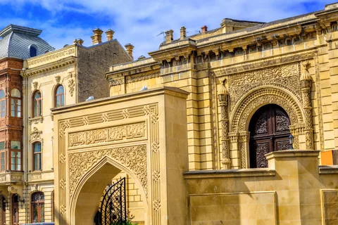 Old and Modern Baku City Tour